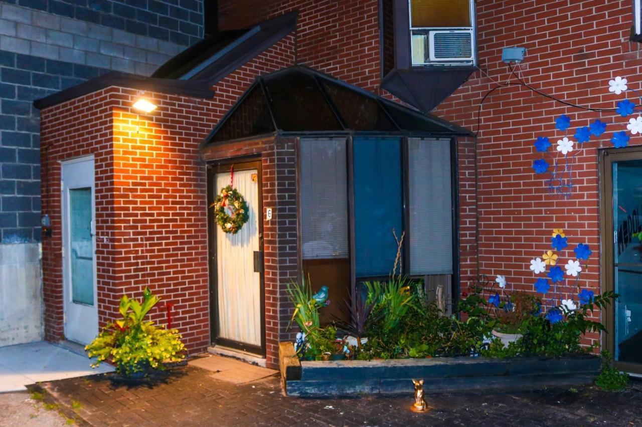 Cute 2-Bedroom Caverna Toronto Exterior photo